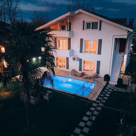 Villa Atlas Muhafazakar Havuzlu, Mustakil Genis Bahceli Sapanca Exteriér fotografie